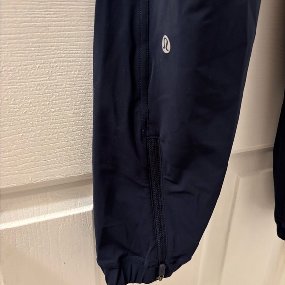 Lululemon navy blue lighweight jogger - Picture 4 of 5